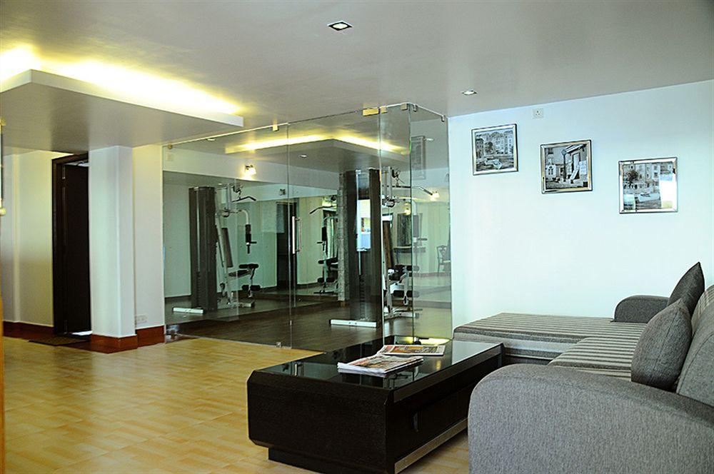 The Grand Serenity Apartment Hotel Бангалор Екстериор снимка