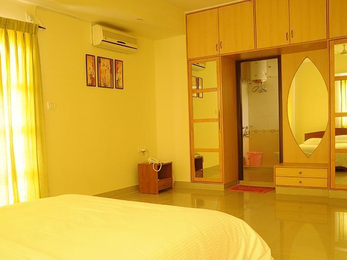 The Grand Serenity Apartment Hotel Бангалор Екстериор снимка