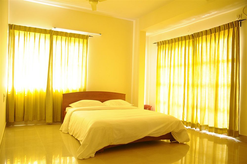 The Grand Serenity Apartment Hotel Бангалор Екстериор снимка