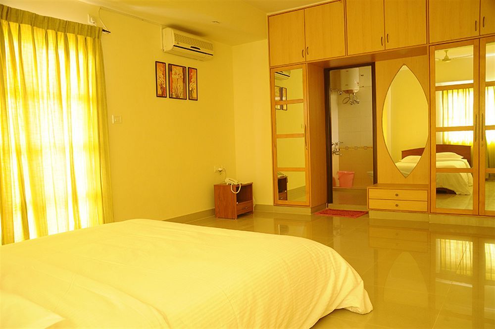 The Grand Serenity Apartment Hotel Бангалор Екстериор снимка
