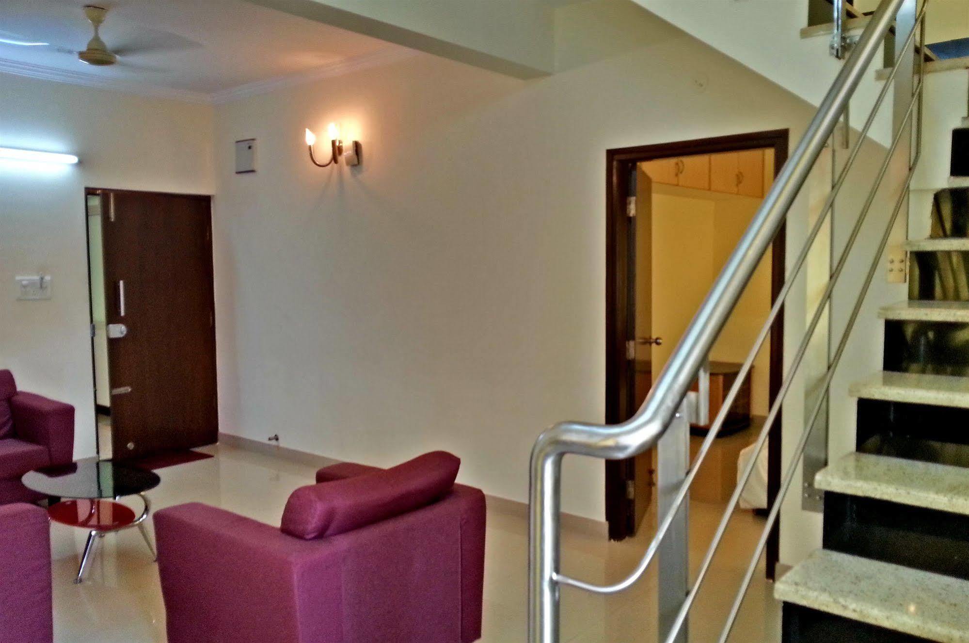 The Grand Serenity Apartment Hotel Бангалор Екстериор снимка